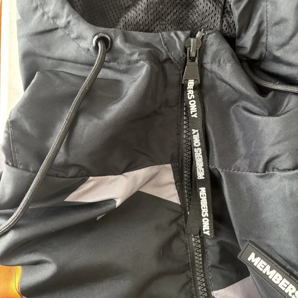 Members Only Jacket Mens Medium‎ Black Space Jam Tune Squad Hooded Windbreaker